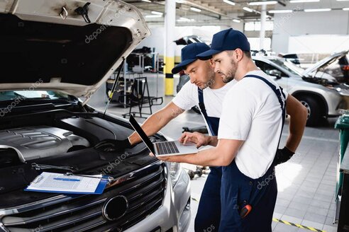 Diagnostika řídicí jednotky vozu Mercedes-Benz v autoservisu