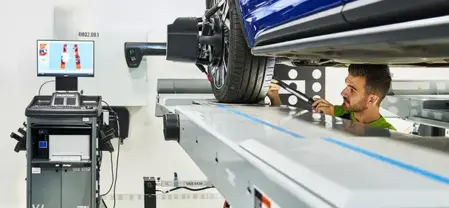 Pracoviště diagnostiky a auto‑elektriky